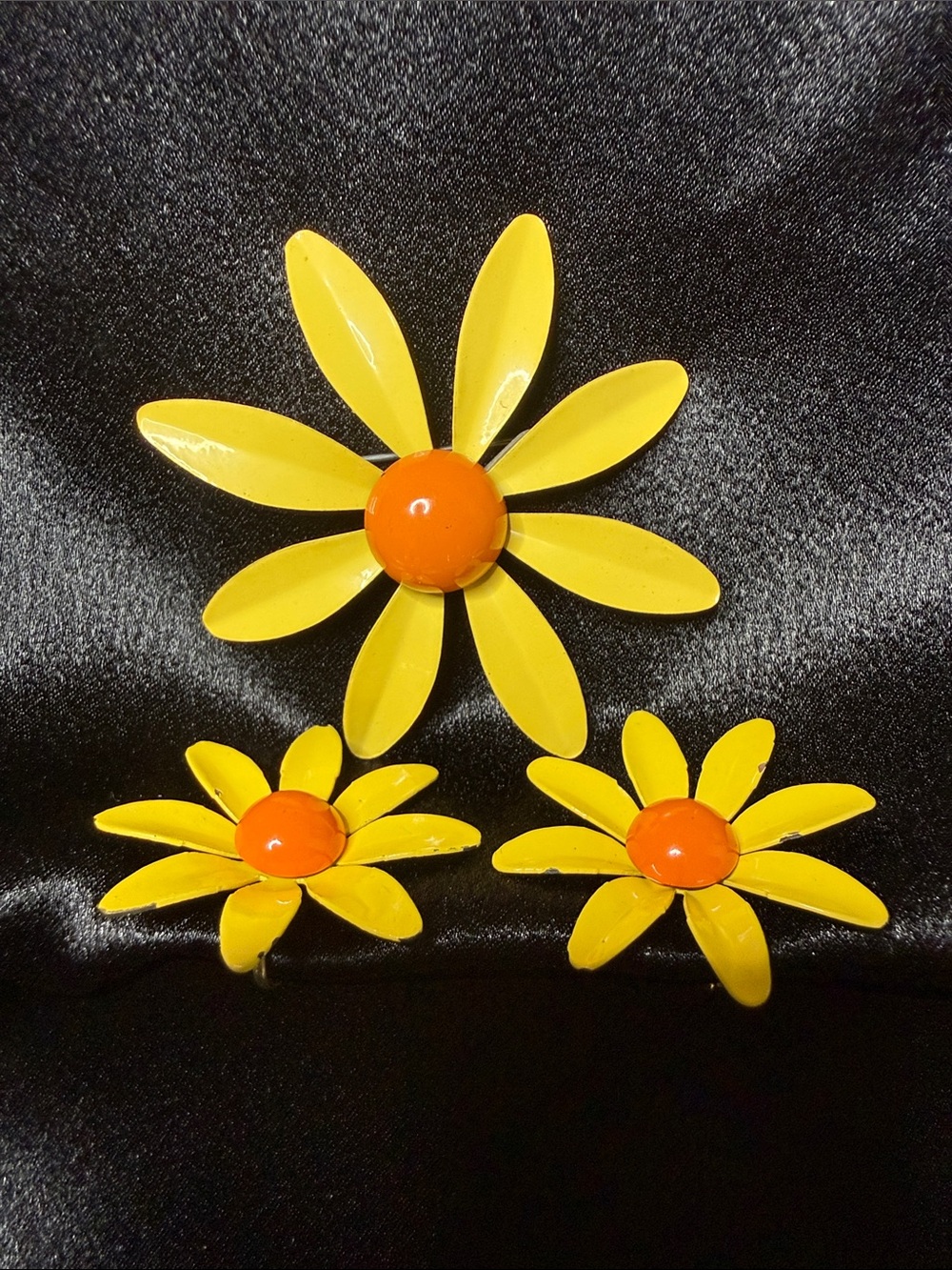 Vintage Yellow and Orange Daisy Flower Brooch and Earrings Set